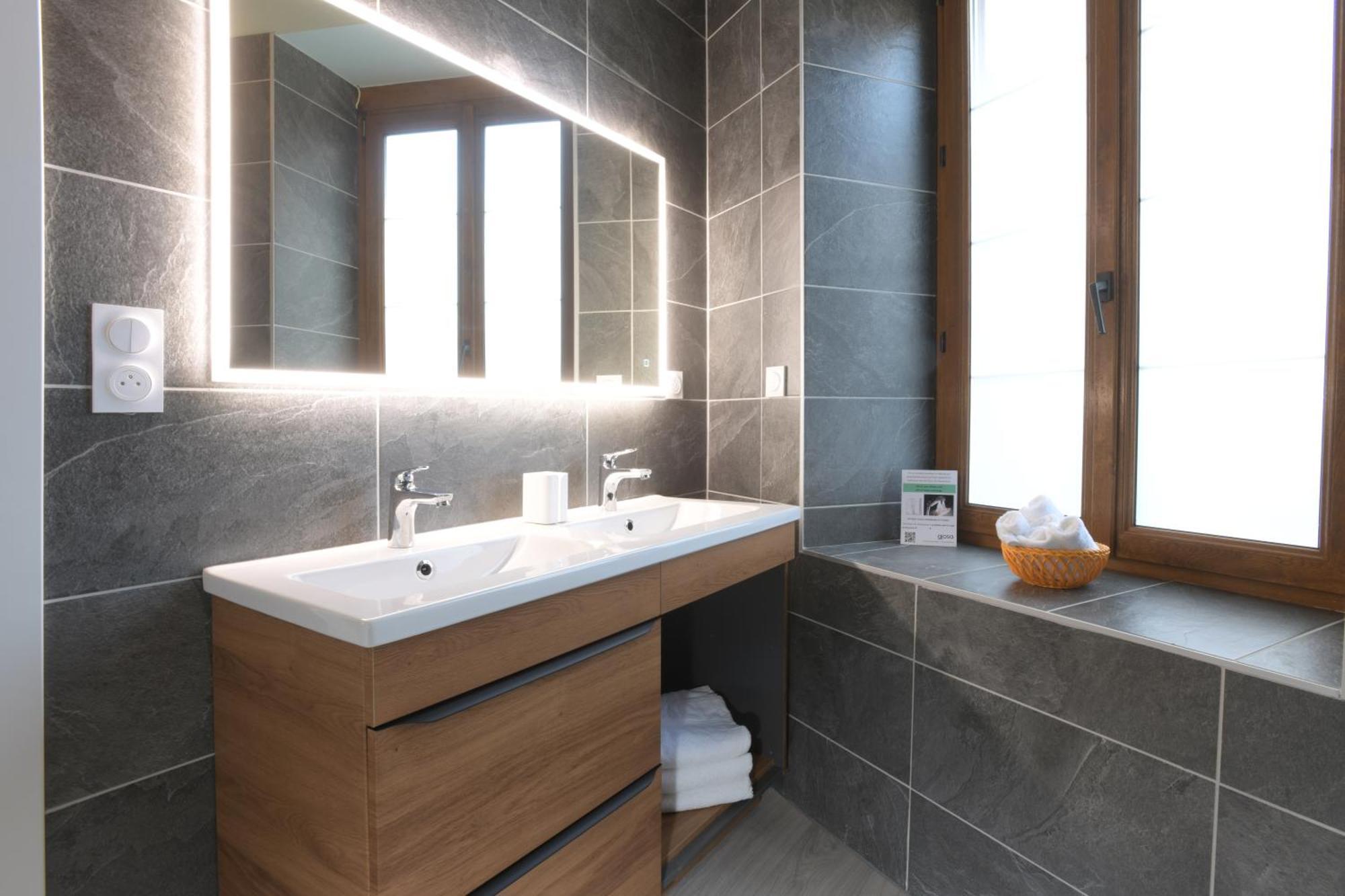 Au Cheval Blanc - Appartement Familial 6P Parking Prive Proche Colmar Centre Eksteriør bilde